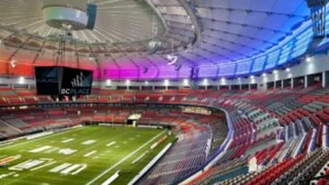 “追思林子金，赛事第10分钟观众齐举闪光灯缅怀”